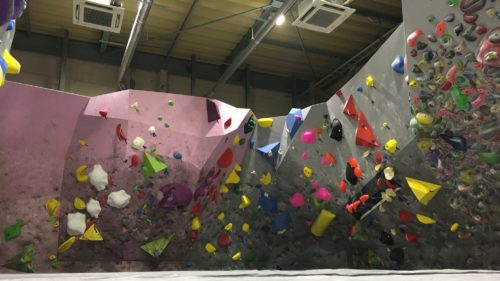 東京都のクライミング施設「クライミングジム＆ヨガスタジオ PLAY」